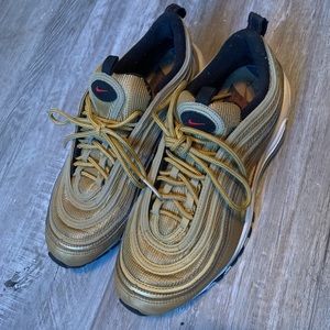 AIR MAX 97 METALLIC GOLD ✨ size 7y